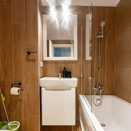812 B2 Apartment *