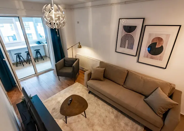 Apartment 812 B2