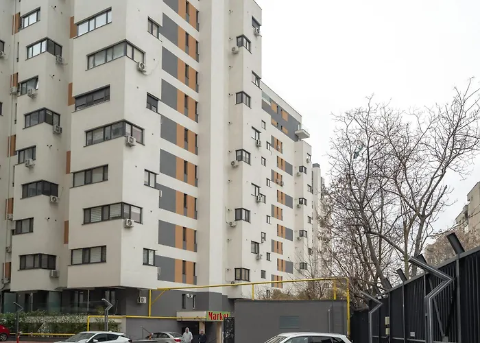 Apartment 812 B2